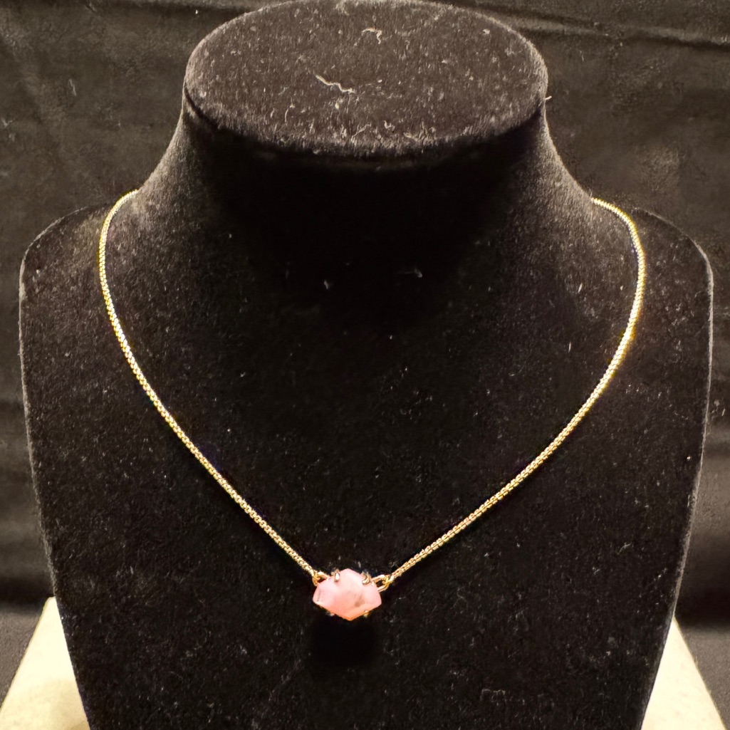 Kendra Scott | Elisa Pendant Necklace Pink Stone, Gold-Tone